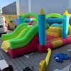 Groot opblaasbaar springkussen